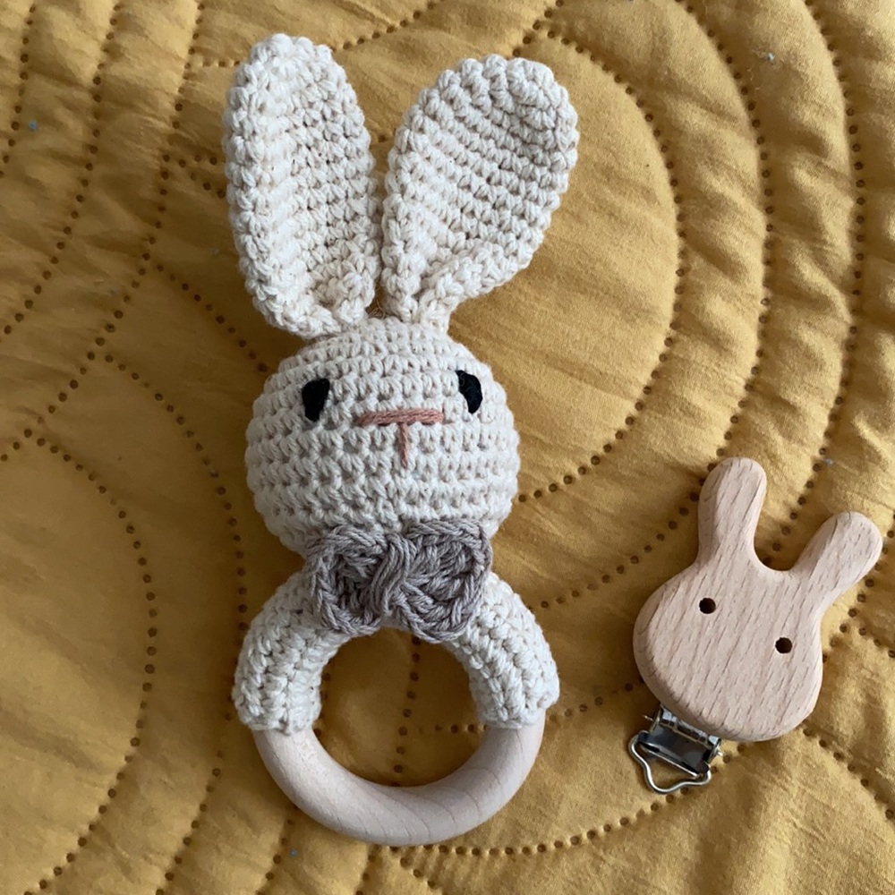 New-Bunny Rattle & Pacifier Clip - Picture 3 of 4